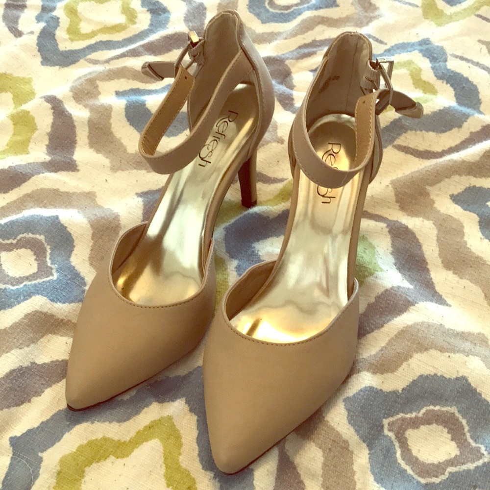 Heels size 8 never worn!